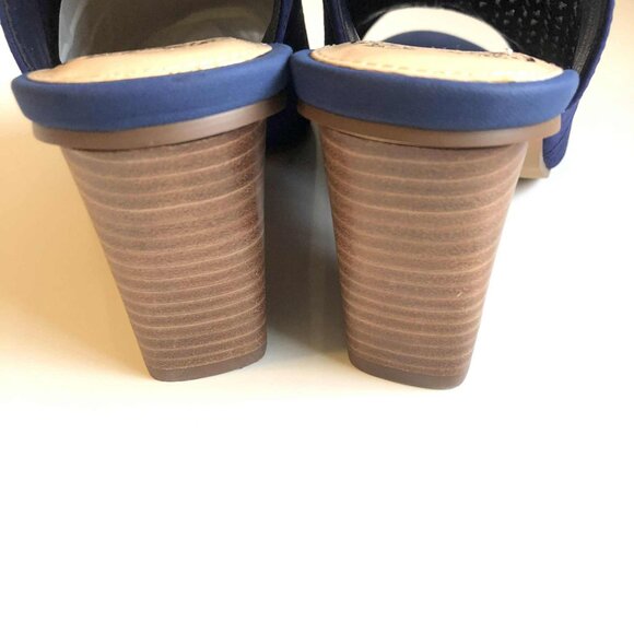 NWT VINCE CAMUTO Dastana Nubuck Booties Block Heel Peep Toe Moody Blue 6.5 - Picture 6 of 10